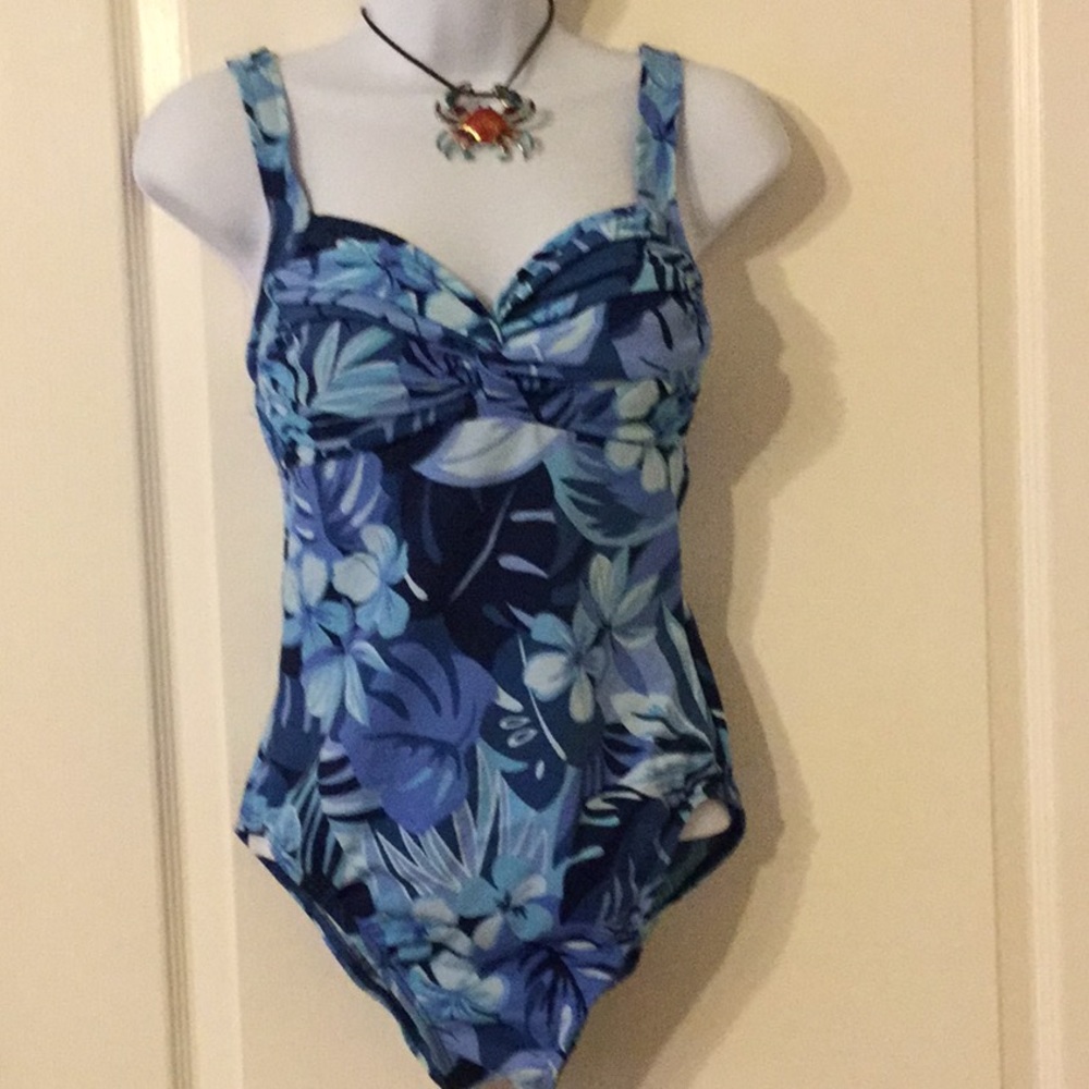 Lands End Swim Suit size 8 blue floral